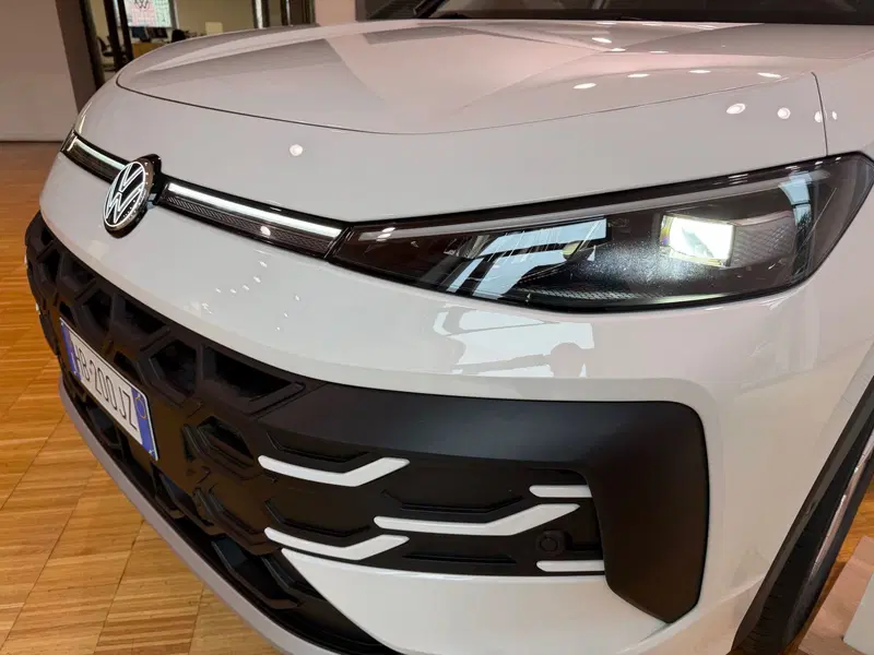 Volkswagen T-Roc nuova a Genova (14)