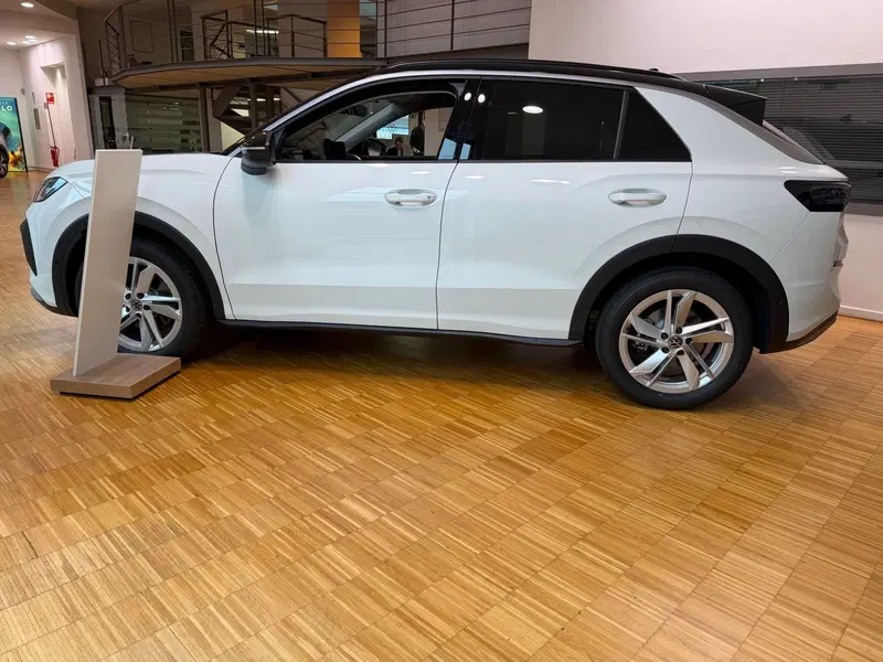 Volkswagen T-Roc nuova a Genova (2)