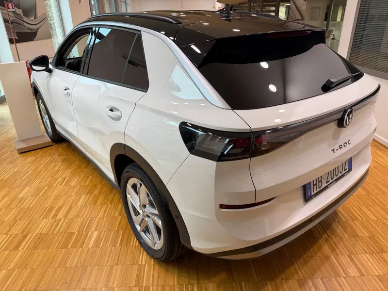 Volkswagen T-Roc nuova a Genova (3)