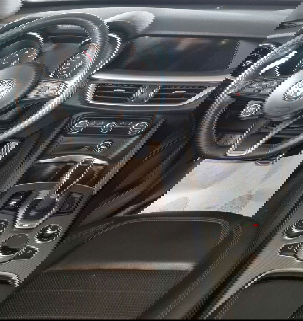 Alfa Romeo Stelvio usata a Terni (11)