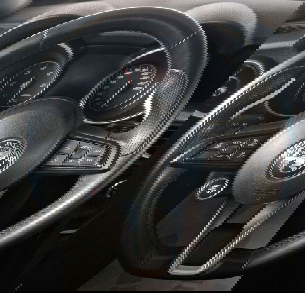 Alfa Romeo Stelvio usata a Terni (12)