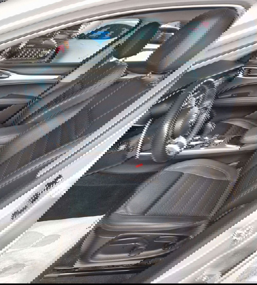 Alfa Romeo Stelvio usata a Terni (7)