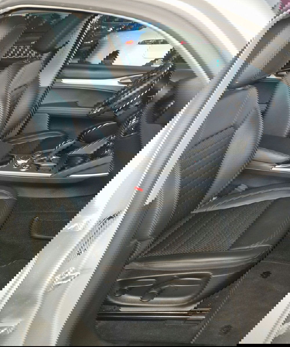 Alfa Romeo Stelvio usata a Terni (8)