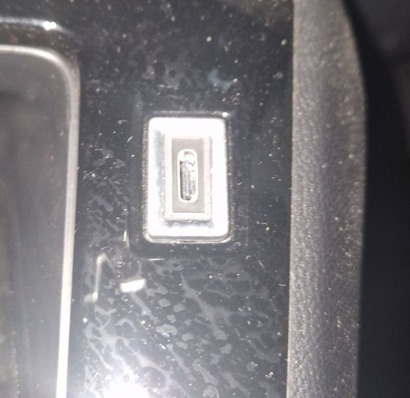 Peugeot 208 usata a Terni (12)