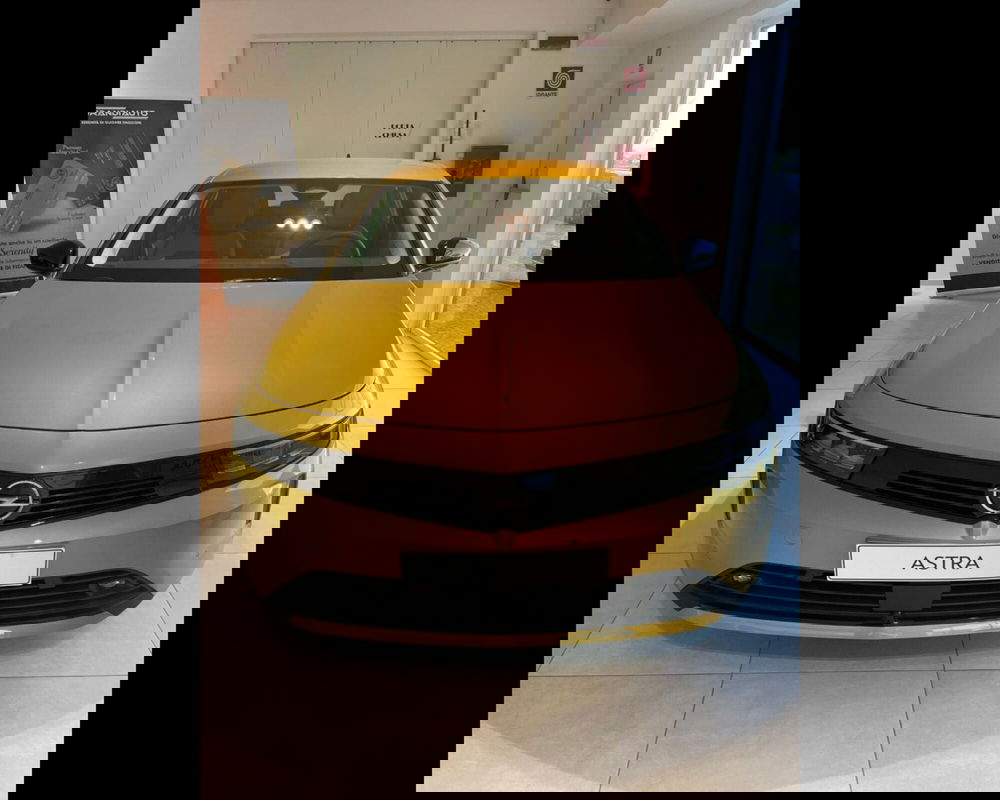 Opel Astra nuova a Imperia (2)