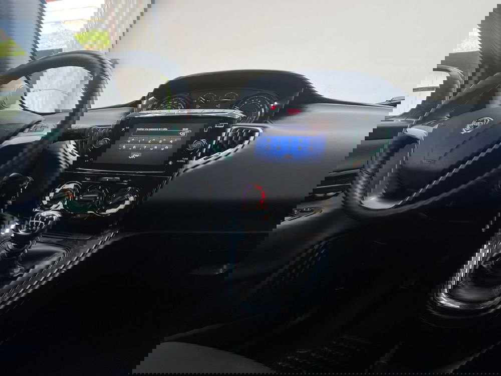 Lancia Ypsilon usata a Roma (10)