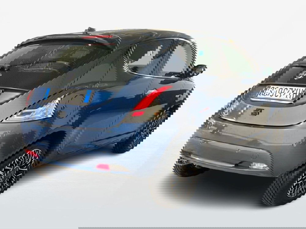 Lancia Ypsilon usata a Roma (2)