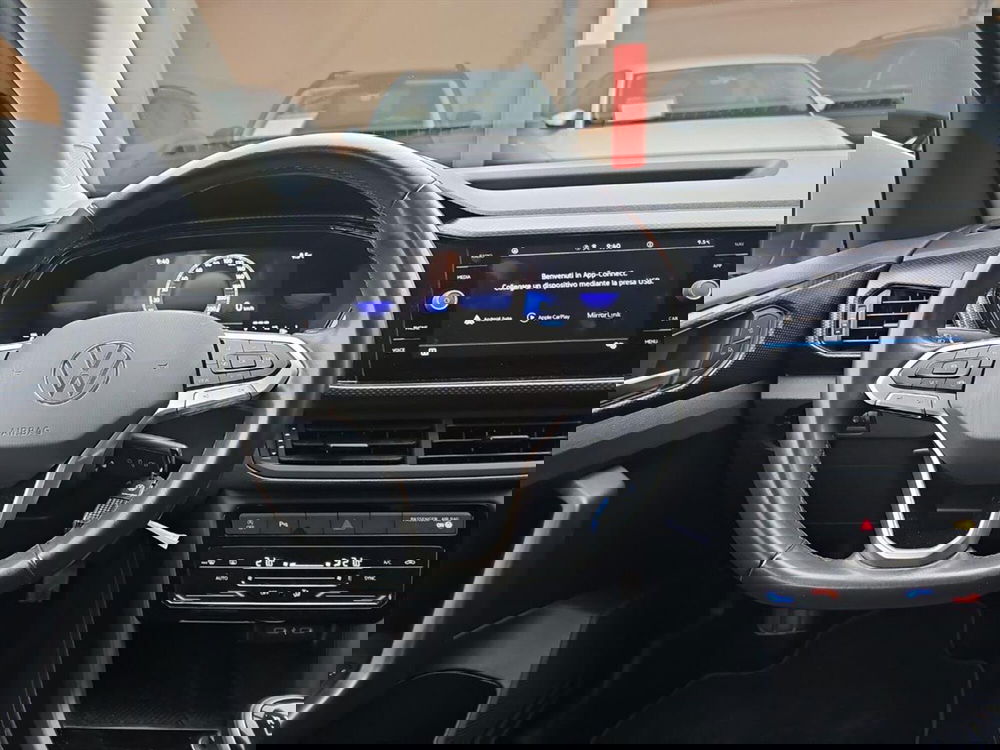 Volkswagen T-Cross usata a Lecco (10)