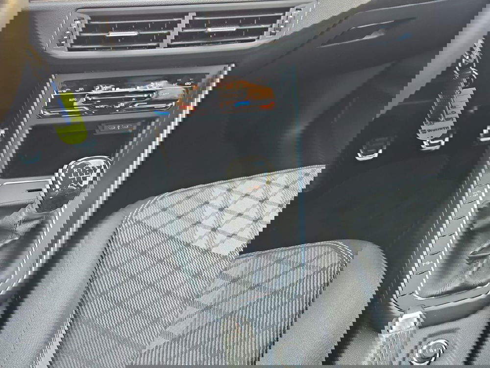 Volkswagen Taigo usata a Lecco (5)