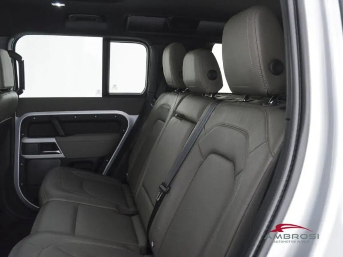 Land Rover Defender usata a Perugia (10)
