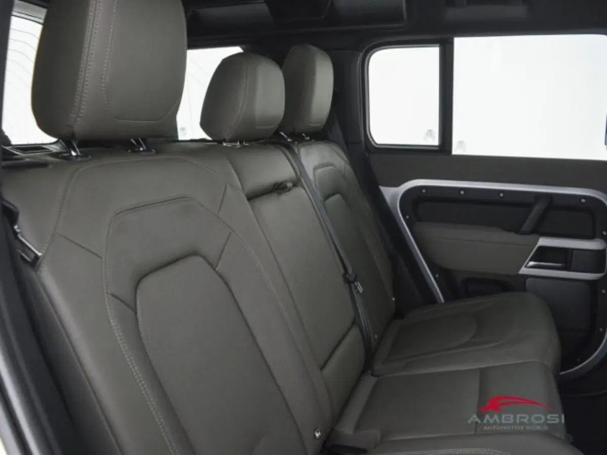 Land Rover Defender usata a Perugia (11)