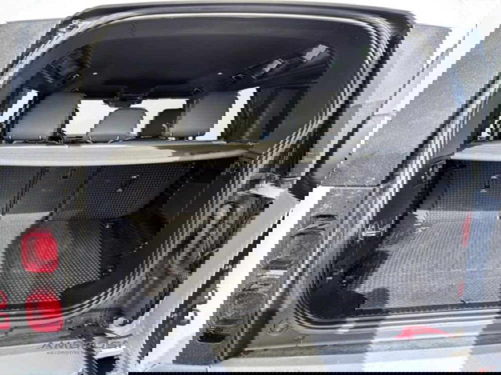 Land Rover Defender usata a Perugia (9)