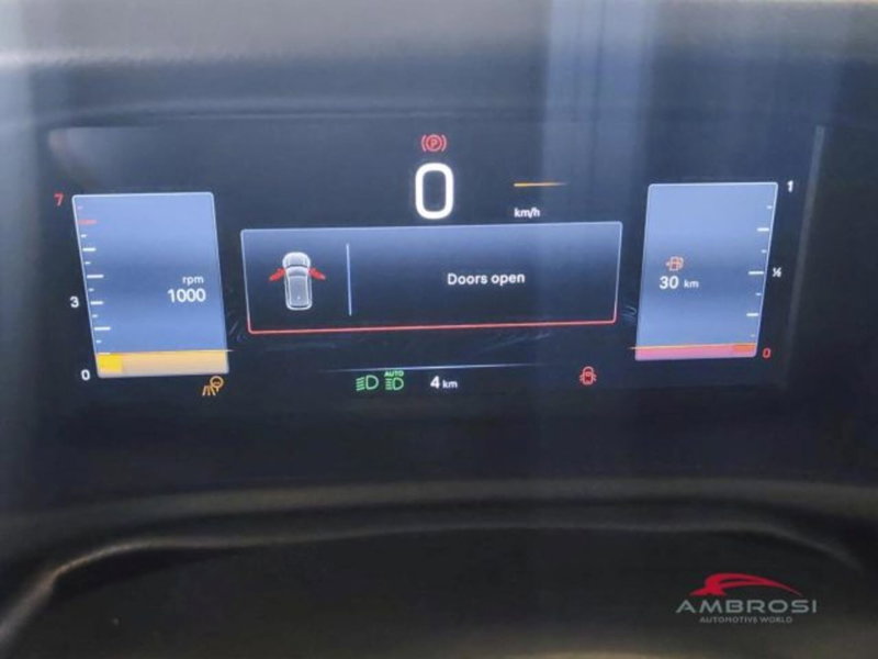 Jeep Avenger nuova a Perugia (13)