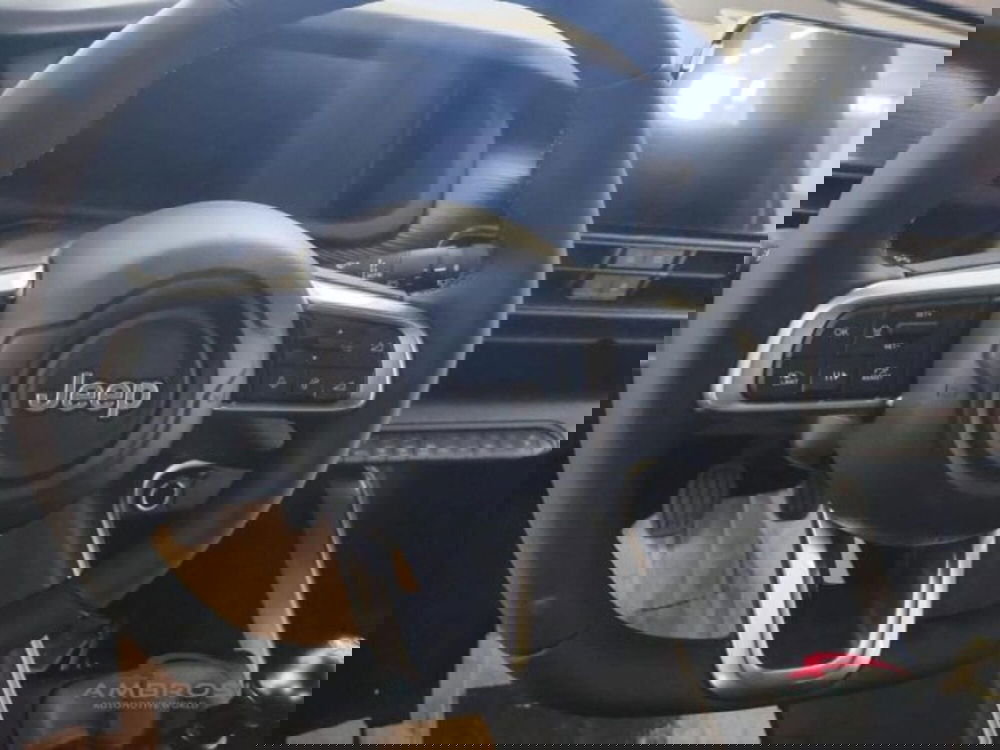 Jeep Avenger nuova a Perugia (14)