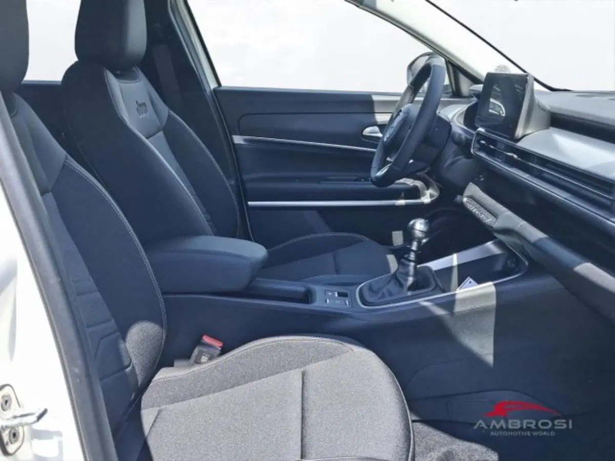 Jeep Avenger nuova a Perugia (12)