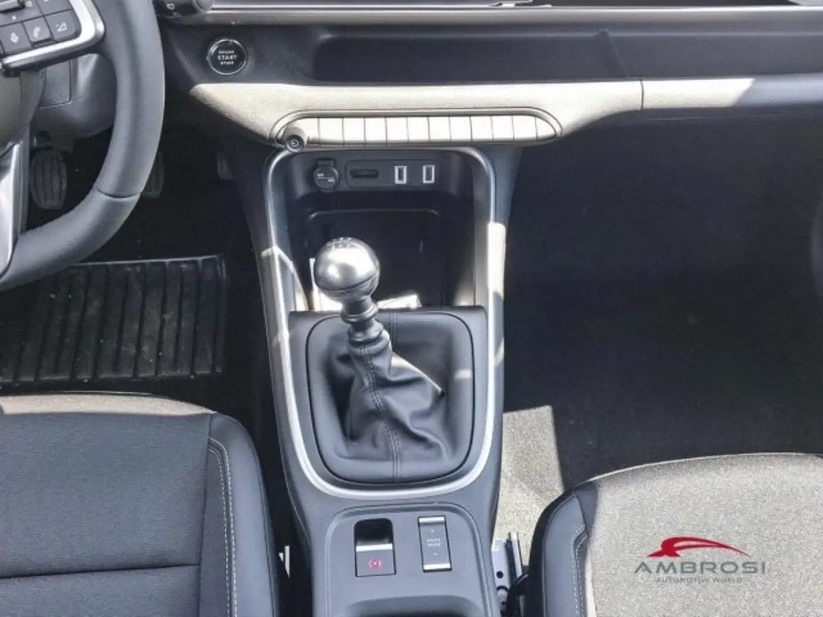 Jeep Avenger nuova a Perugia (15)
