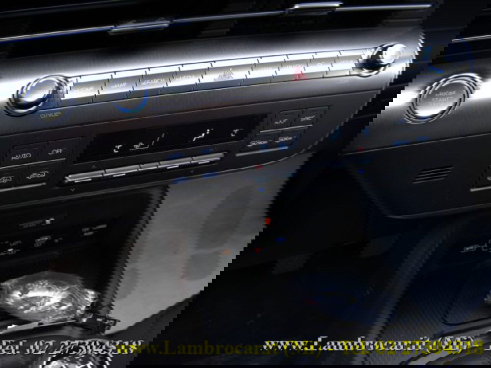 Hyundai Kona nuova a Milano (10)