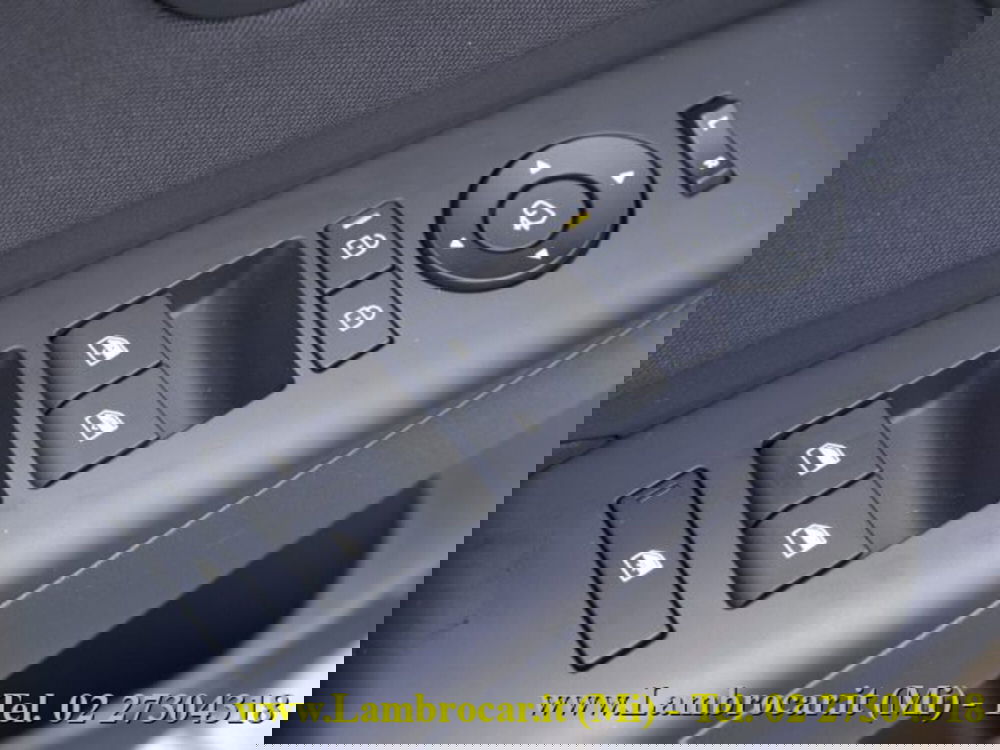 Hyundai Kona nuova a Milano (16)