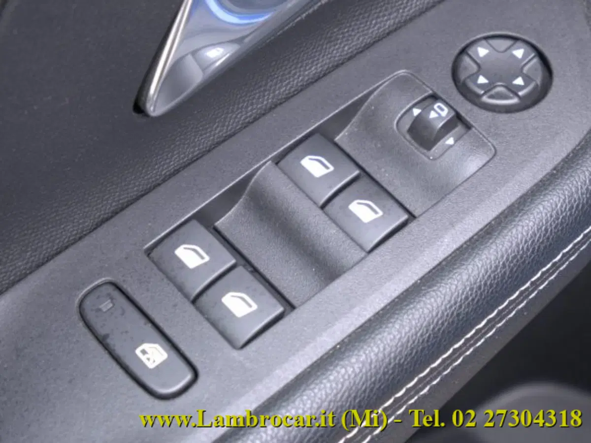 Opel Mokka usata a Milano (16)