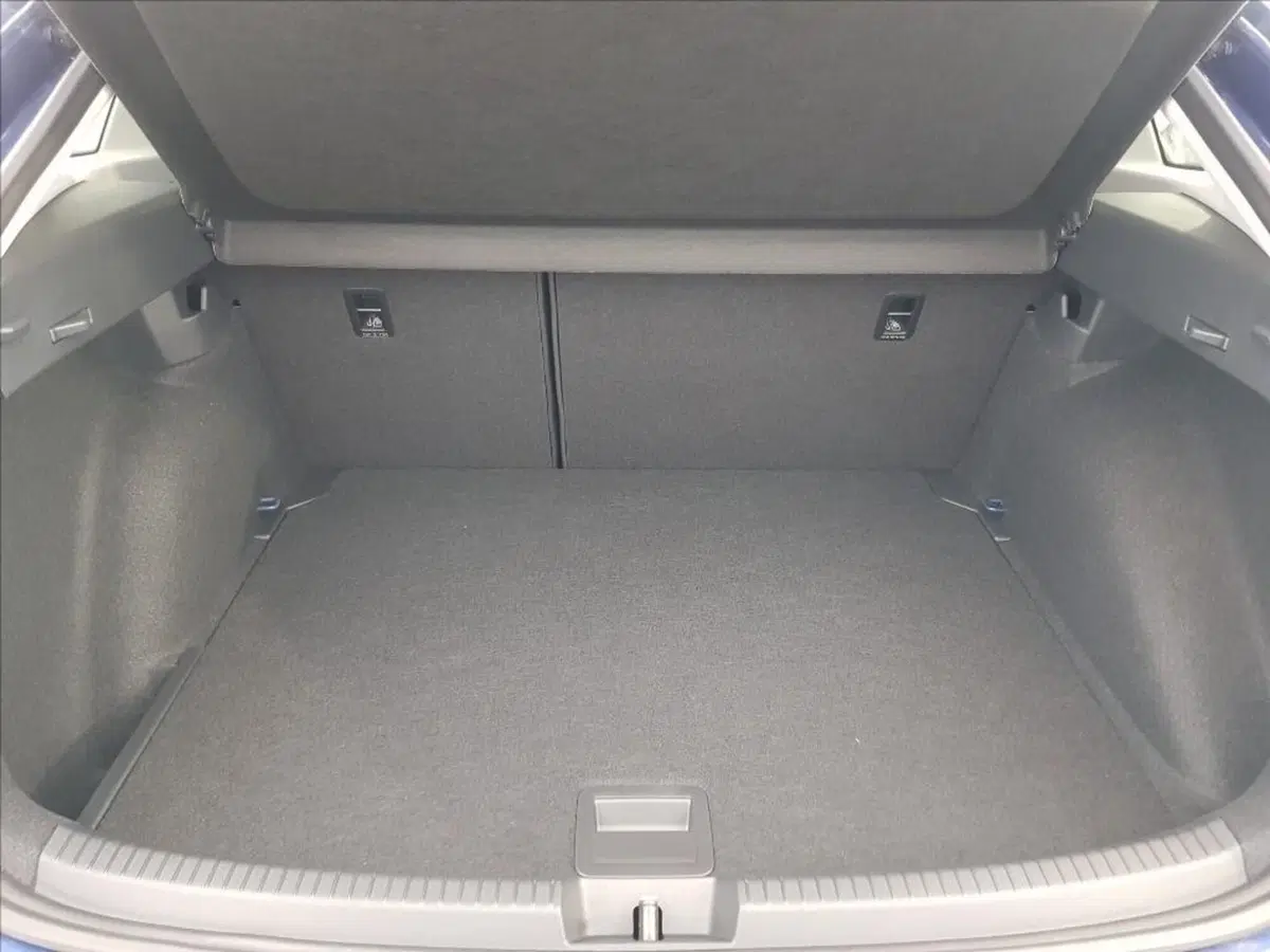 Volkswagen Taigo nuova a Lucca (15)