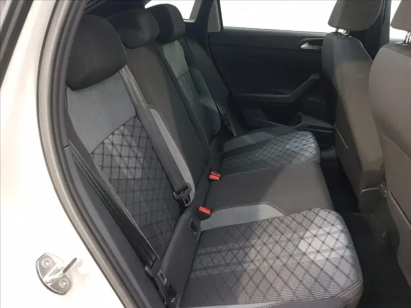 Volkswagen Taigo nuova a Lucca (12)