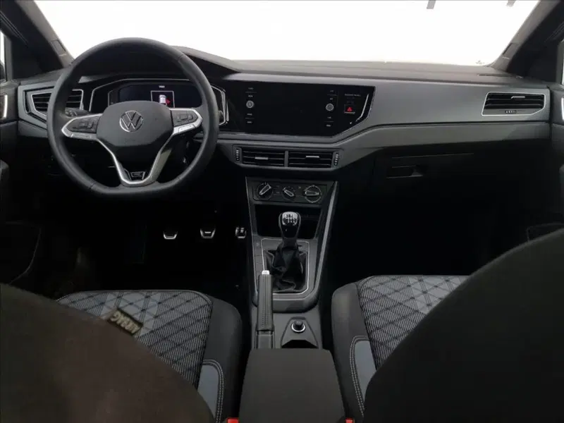 Volkswagen Taigo nuova a Lucca (13)