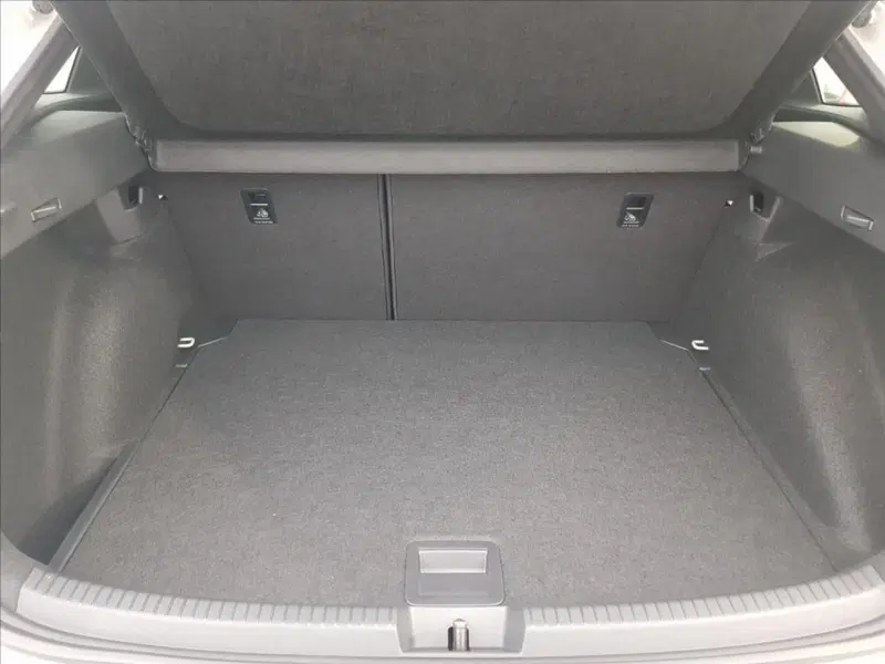 Volkswagen Taigo nuova a Lucca (15)