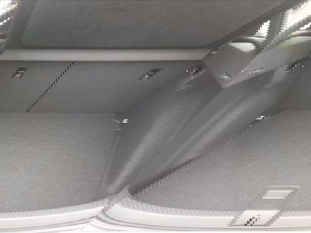 Volkswagen Taigo nuova a Lucca (15)