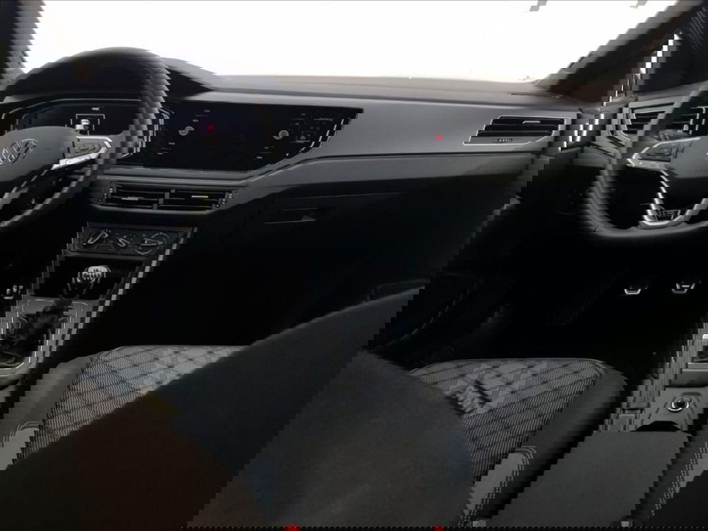 Volkswagen Taigo nuova a Lucca (13)