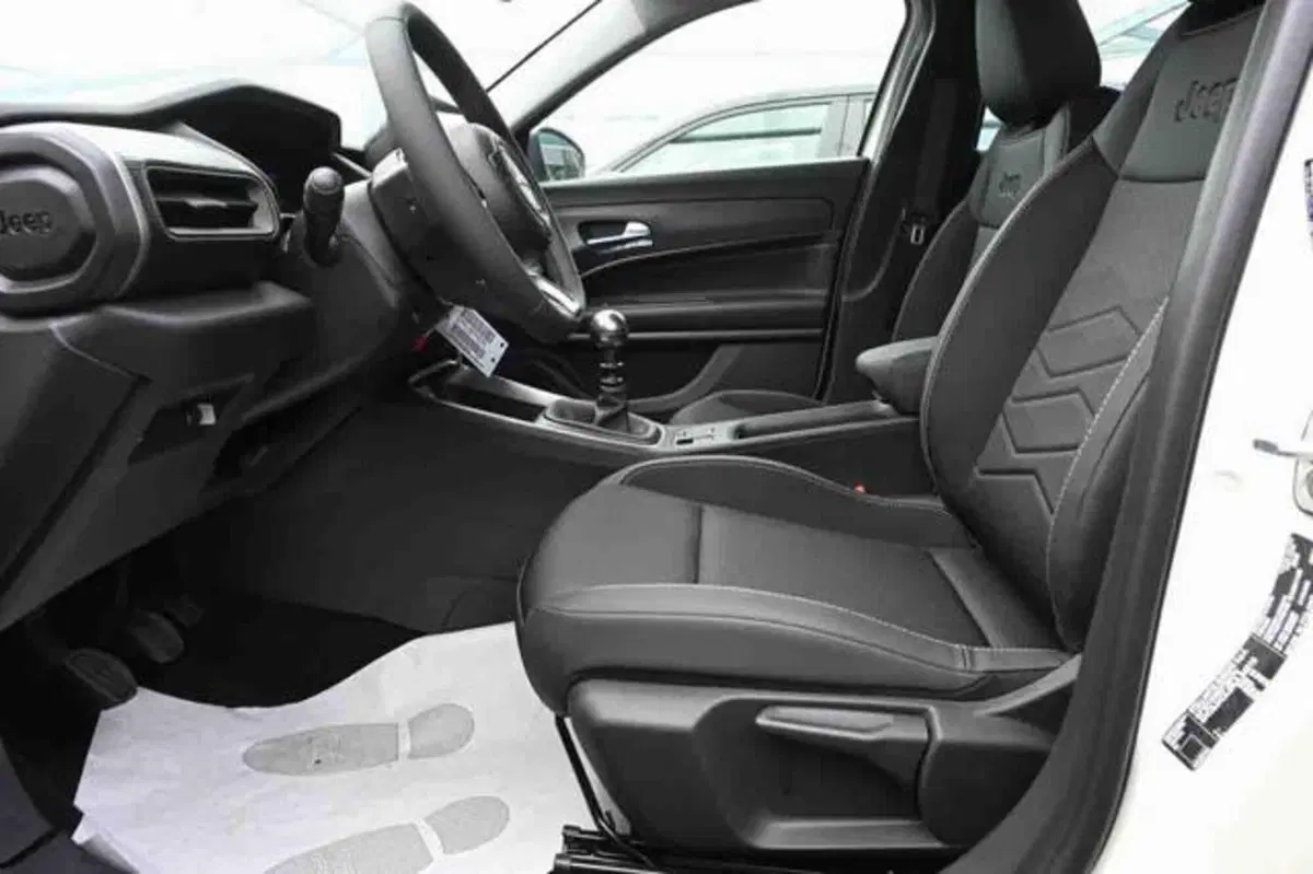 Jeep Avenger nuova a Torino (11)