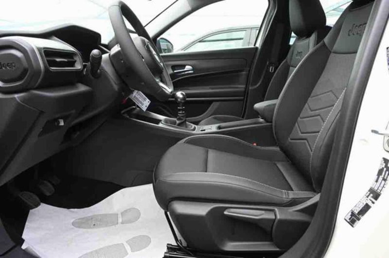 Jeep Avenger nuova a Torino (11)