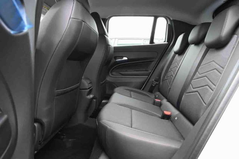 Jeep Avenger nuova a Torino (13)