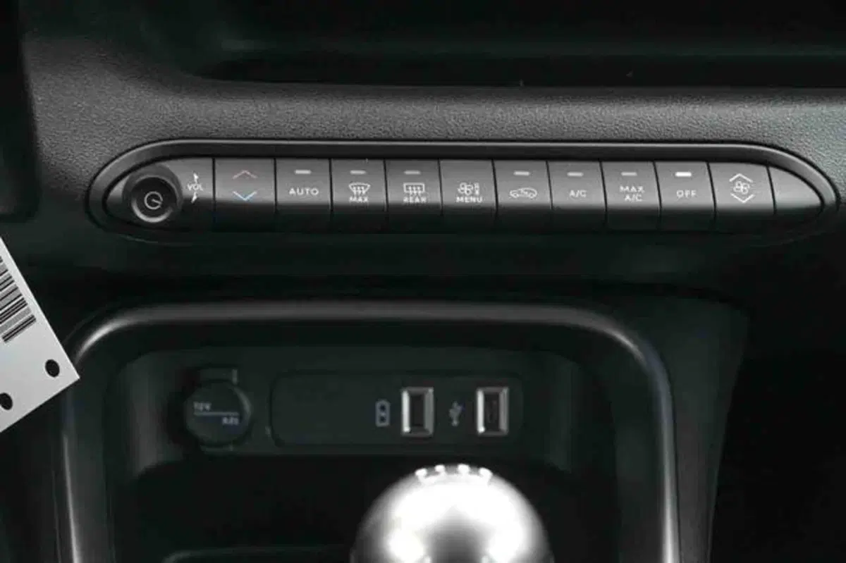 Jeep Avenger nuova a Torino (17)