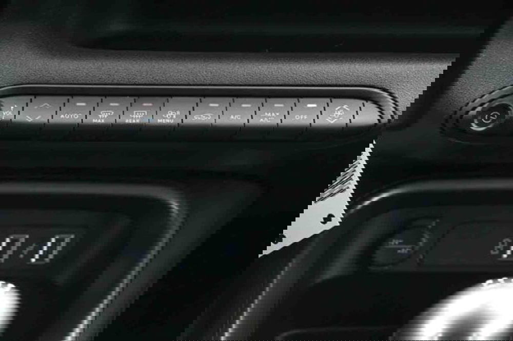 Jeep Avenger nuova a Torino (17)