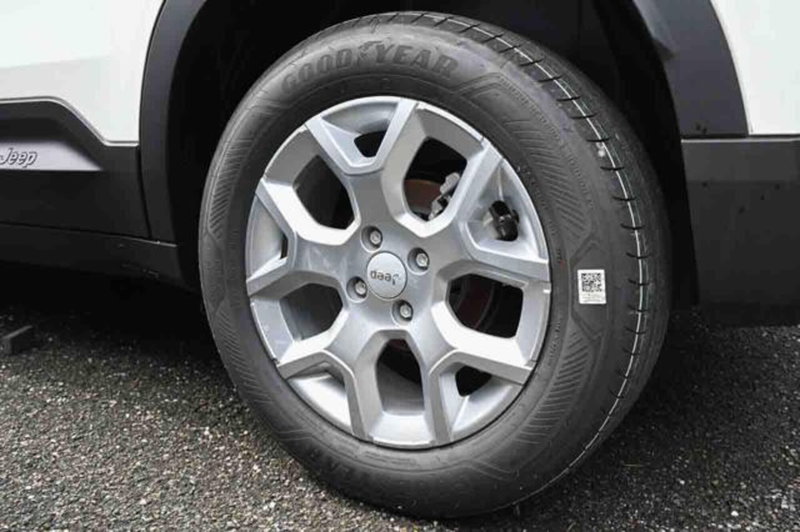 Jeep Avenger nuova a Torino (8)