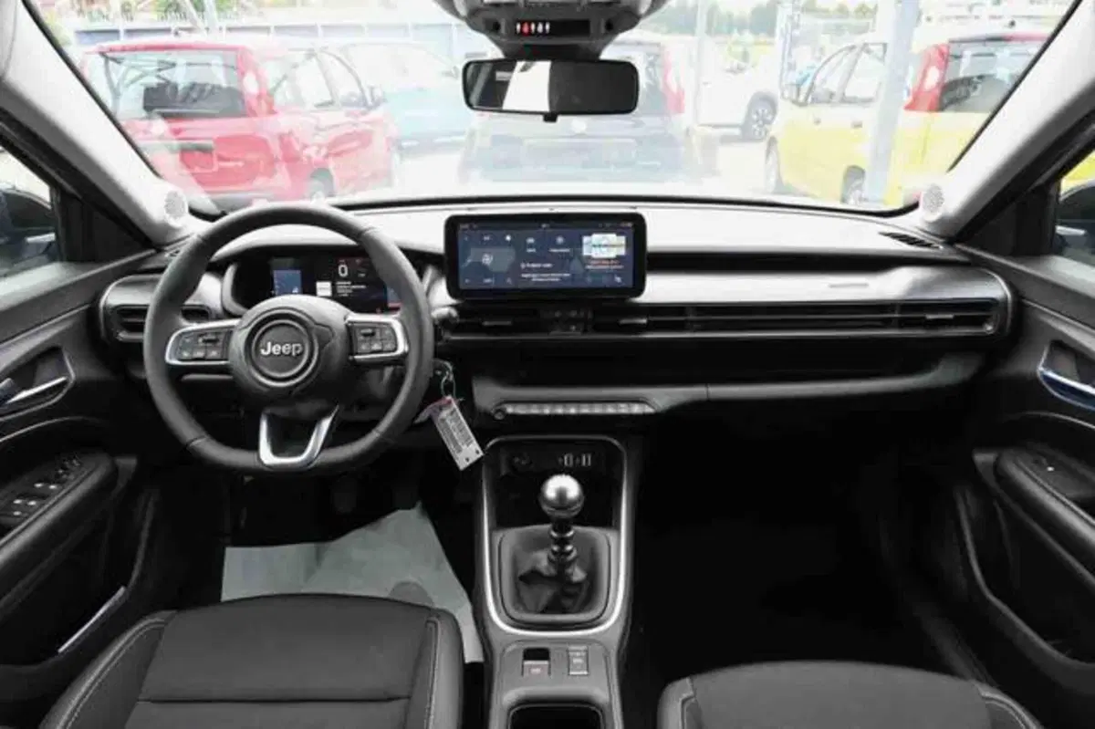 Jeep Avenger nuova a Torino (9)