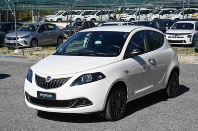 Lancia Ypsilon 1.0 FireFly 5 porte S&amp;S Hybrid Ecochic Silver del 2022 usata a Pianezza