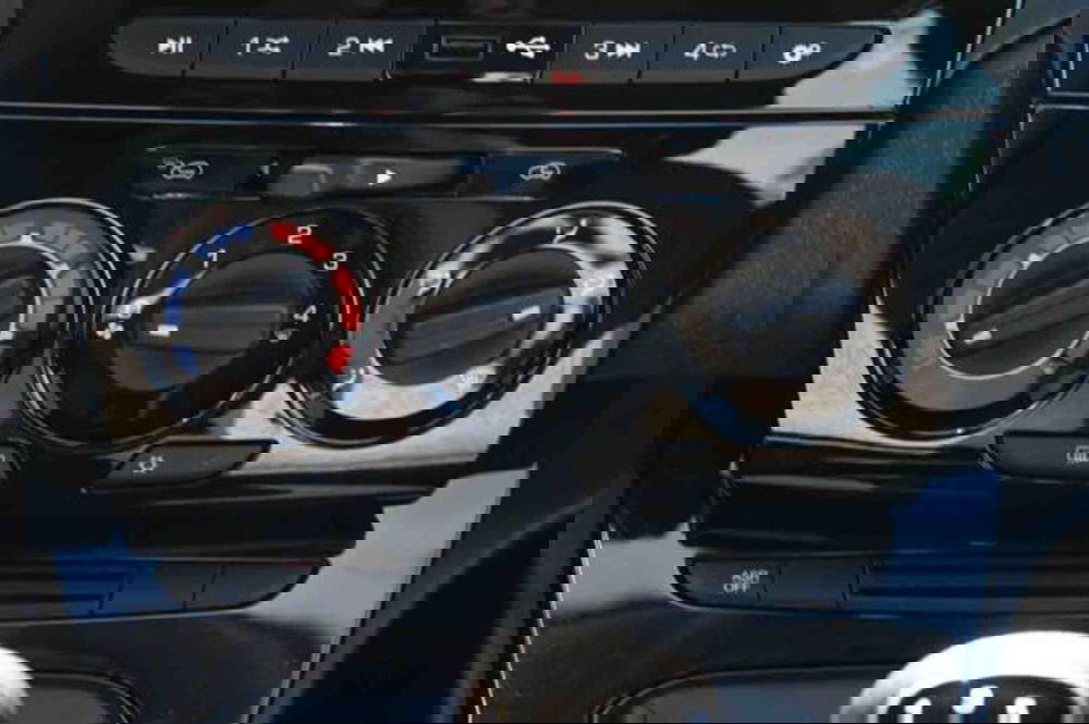 Lancia Ypsilon usata a Torino (19)