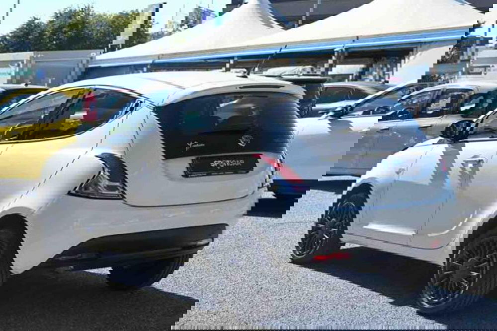 Lancia Ypsilon usata a Torino (7)