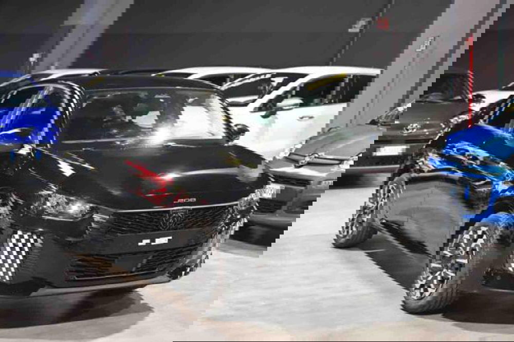 Peugeot 208 nuova a Torino (3)