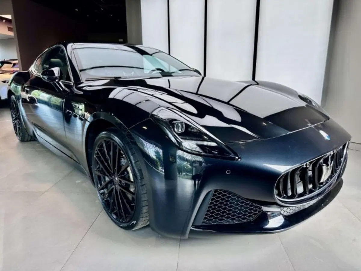 Maserati Granturismo nuova a Torino (3)