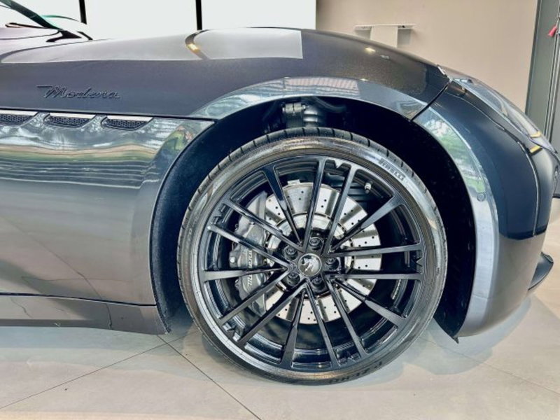 Maserati Granturismo nuova a Torino (4)