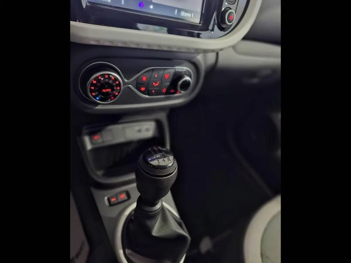 Renault Twingo usata a Torino (9)