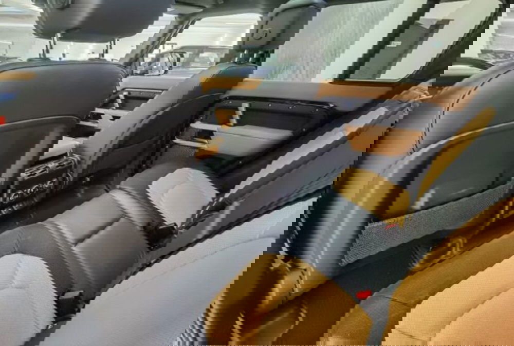 Land Rover Defender usata a Modena (9)