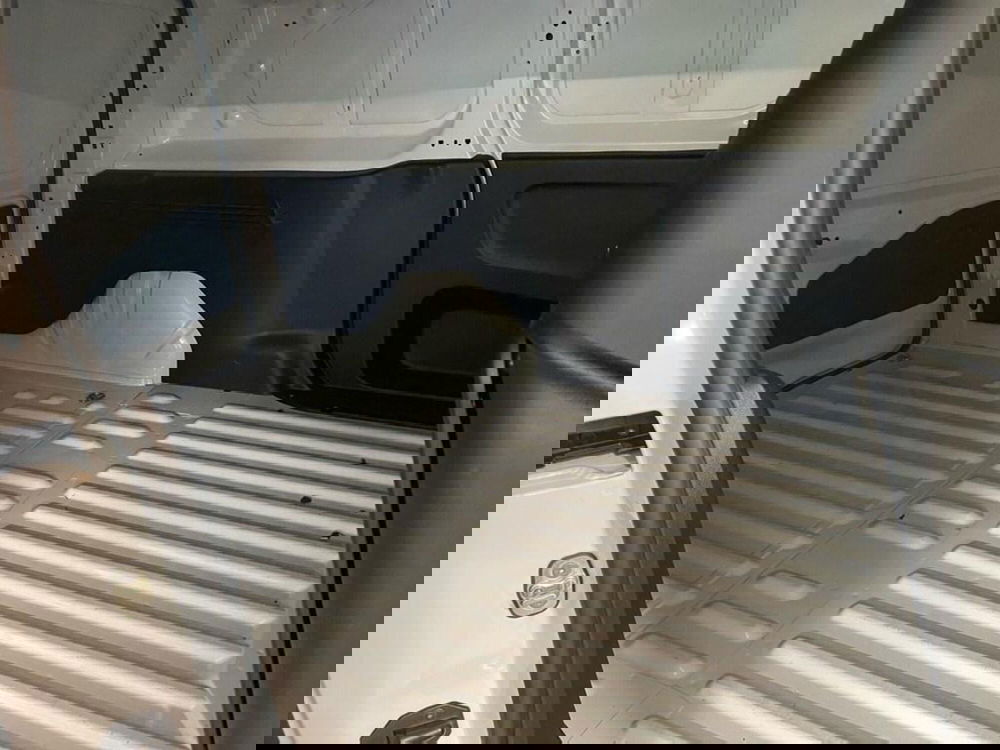 Peugeot Partner Furgone usata a Torino (9)