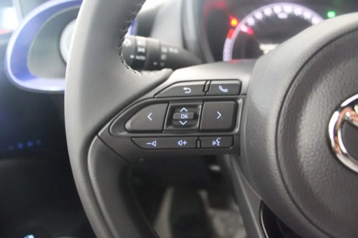 Toyota Aygo X usata a Roma (15)
