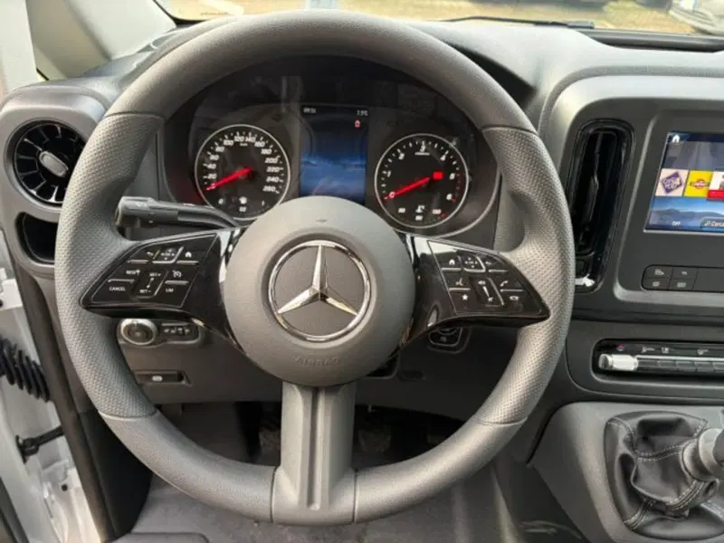 Mercedes-Benz Vito nuova a Bergamo (9)