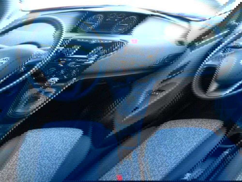 Lancia Ypsilon usata a Pisa (11)
