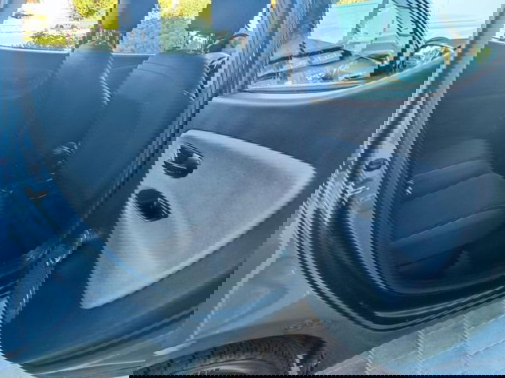 Lancia Ypsilon usata a Pisa (13)