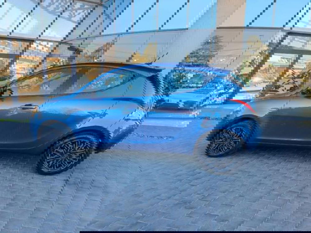 Lancia Ypsilon usata a Pisa (2)